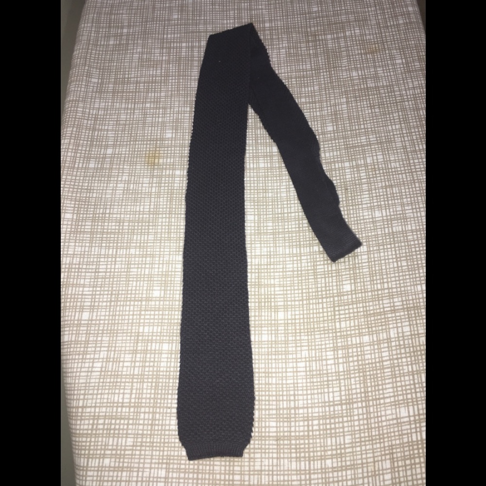 Dark Tie